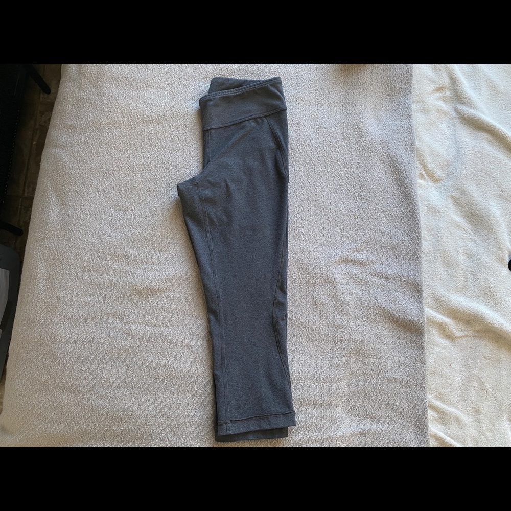 Grey Soft/Super Comfy Capri Leggings (S/M) - Picture 2 of 6